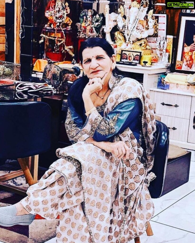 Yuvika Chaudhary Instagram - Happy mother’s day ❤️@rajnish5390 @asha.narula.988