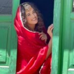 Yuvika Chaudhary Instagram – Ishq wala love 🦋🧿🤍

#red #kashmir #soty #ishqwalalove #reelstrending #reelspage #instagood #yuvikachaudhary #princenarula😘 #exploremore #shooting #lifeonset #throwback