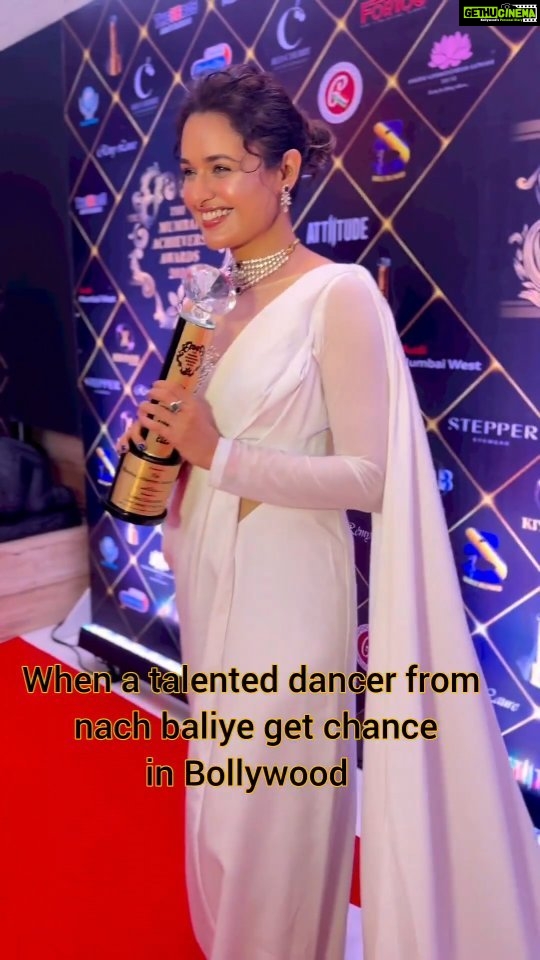 Yuvika Chaudhary Instagram - @yuvikachaudhary @princenarula You made it in bollywood πππ€π»π§Ώ @iamsrk @deepikapadukone #nachbaliye #bb #biggboss #bollywood #khatronkekhiladi #dipikakakar #shoaibibrahim #dipikakakaribrahim #instagram #shoaika #paltan #gurmeetchoudhary #khamoshiyan #wajahtumho #sasuralsimarka #kahaanhumkahaantum #ramayan #geethuisabseparayi #love #ronakshi #thewife #guruchoudhary #lksmld #dancechallengegurmeet #guru #punarvivaah #sabaibrahim #film #bigboss #gurru