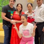 Yuvika Chaudhary Instagram - Happy 40 years together, 🧿❤️♾️ ma papa 🙏🏻 love and respect …..