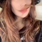 Yuvika Chaudhary Instagram - When you enjoy local transport of Mumbai. #lovemumbai #yuvikachaudhary