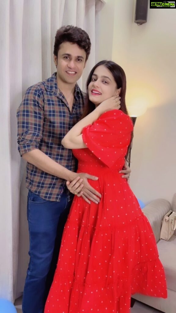 Yuvika Chaudhary Instagram - There’s a new vibe coming to our family 🤭🌸 Congratulations 🥳 @dr.aparna2810 @aakashaparnatomar for your new beginning 🧿❤️ #yuvikachaudhary #docaparna #trendingreels #reels #instagood #instagram #happiness #love #family #goodvibes #trending