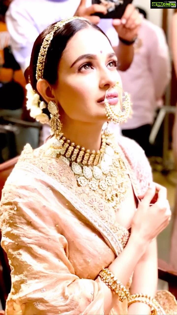 Yuvika Chaudhary Instagram - #instafashion #outfitoftheday #stylist #ootd #fashion #fashionblogger #trendy #stylegoals #lookoftheday #shoeporn #fashionstyle #heels #lookbook #dapper #stylesinspo #sneakerhead #kickstagram #fashionaddict #yuvikachaudhary