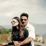 Yuvika Chaudhary Instagram – Obsessed with u baby love ❤️
Hair done by @shanjunaid 
Makeup done by @imrankhan1674 
Styled by @priyaanathapar21 
Video shot by @sagar__photography_

Pants :- @alustaad_byganpatis 
Accessories :- @beadsreina 
Shades :- @khurana_opticals_n_helmets