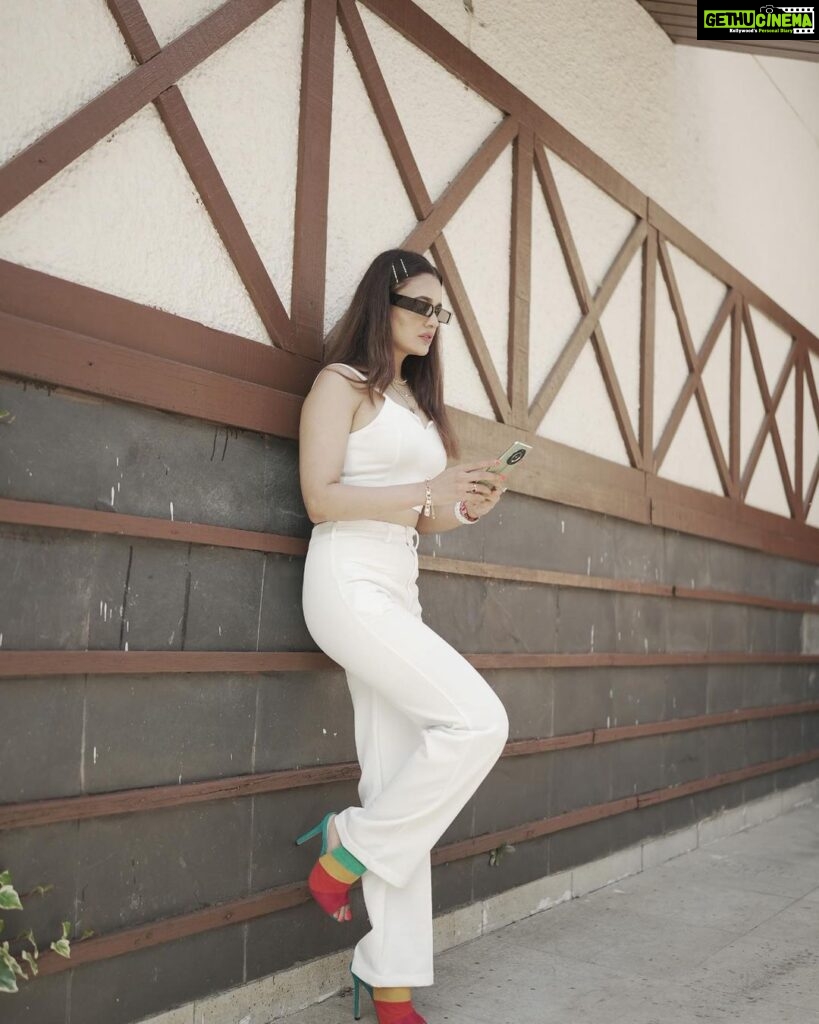 Yuvika Chaudhary Instagram - Feeling White 🤍🦋 #yuvikachaudhary @sagar__photography_