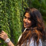 Abhirami Suresh Instagram - Happy Easter ♥️☀️ . . @im_yadhuvenugopal 📸 . . #cafeuutopia #easter #peace #love