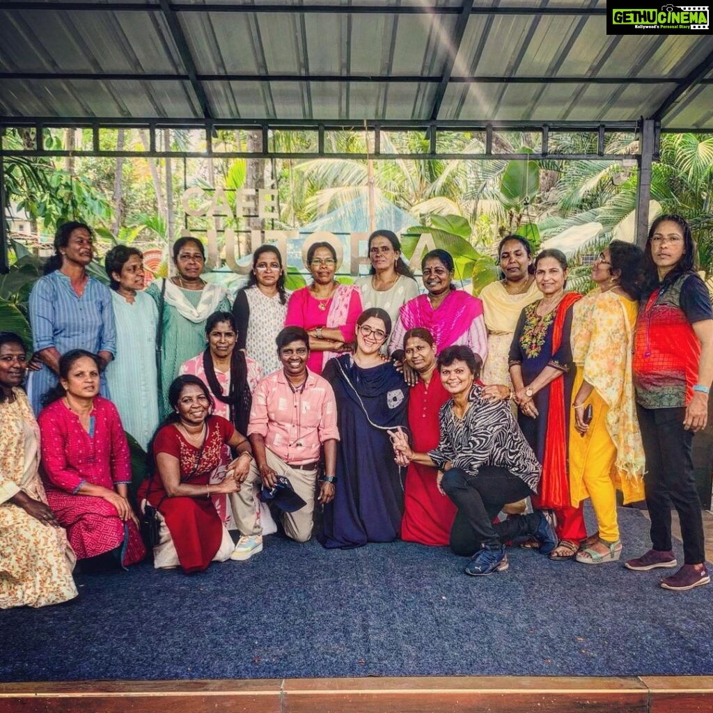 Abhirami Suresh Instagram - You see these women? They’re built with a wilful mind and has tamed themselves to be unmatchably strong! They’re professional footballers♥️ From our own very Kerala ♥️ Proud to have hosted this team for a small gathering ♥️ Thank you ladies, for inspiring me and many like me! #ProudWomanhood #FemaleFootballers #CafeUUTOPIA ♥️