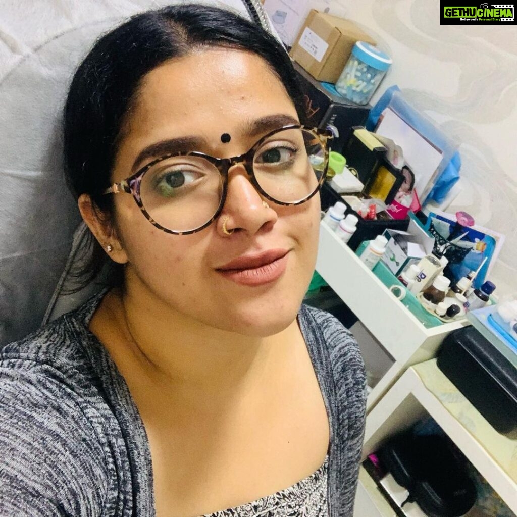 Abhirami Suresh Instagram - Like they say boost is the secret of my energy, my skin secret is @skinsecretsclinic eee! And the favourite @dr_anjanamohan ♥️😘