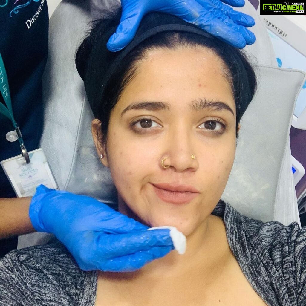 Abhirami Suresh Instagram - Like they say boost is the secret of my energy, my skin secret is @skinsecretsclinic eee! And the favourite @dr_anjanamohan ♥️😘