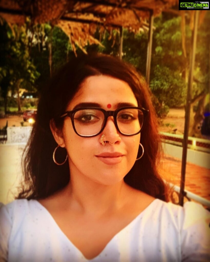 Abhirami Suresh Instagram - When the words in your chest hurts You can leave it all behind When you know it can't get any worse Keep your shoulder close to mine When your eyes are about to burst Let it out, you'll be alright You can leave it all behind Leave it all behind