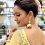 Adaa Khan Instagram - Can this be counted as a part of #WhatJhumka trend? 🤪 . . #SareePeVaari #NaariInSaree #photooftheday #ootd #lookbook #fashion #fashionnova #sareelove #desigirl #stylefile #style #mood #instagood #fashionlikeadaa #adaakhan . Jhumka: @nidhikurda 👗: @pannasareesofficial 🤝 : @ektara_world 💄:@makeupandhairbydwanijainn 💇‍♀️: @mua_rupashikalgar 🤝: @cheragsmagicalmakeovers 📍: @truetrammtrunk