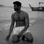 Aditya Roy Kapur Instagram - Ya