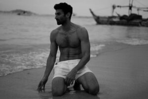 Aditya Roy Kapur Instagram - Ya