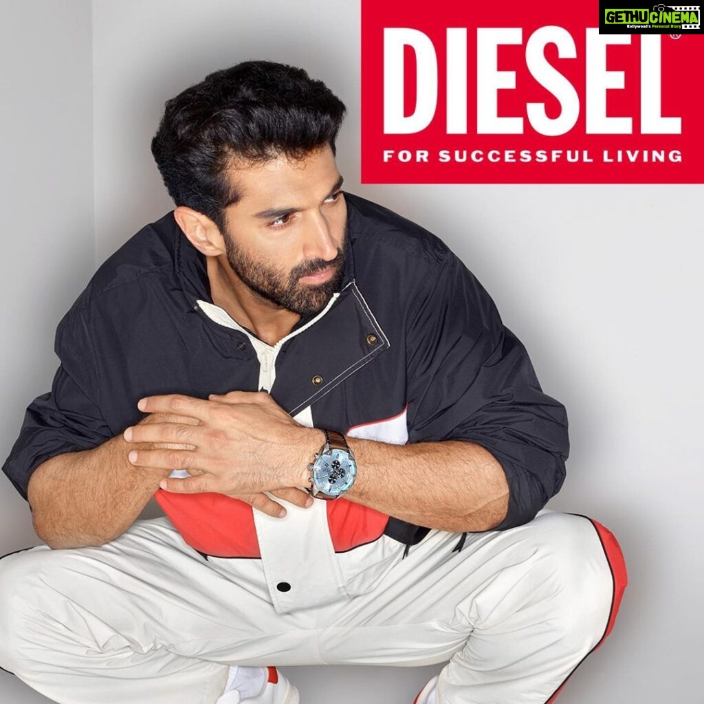 Aditya Roy Kapur Instagram - Stand out Checkout the new Holiday collection of @diesel watches #ForSuccessfulLiving