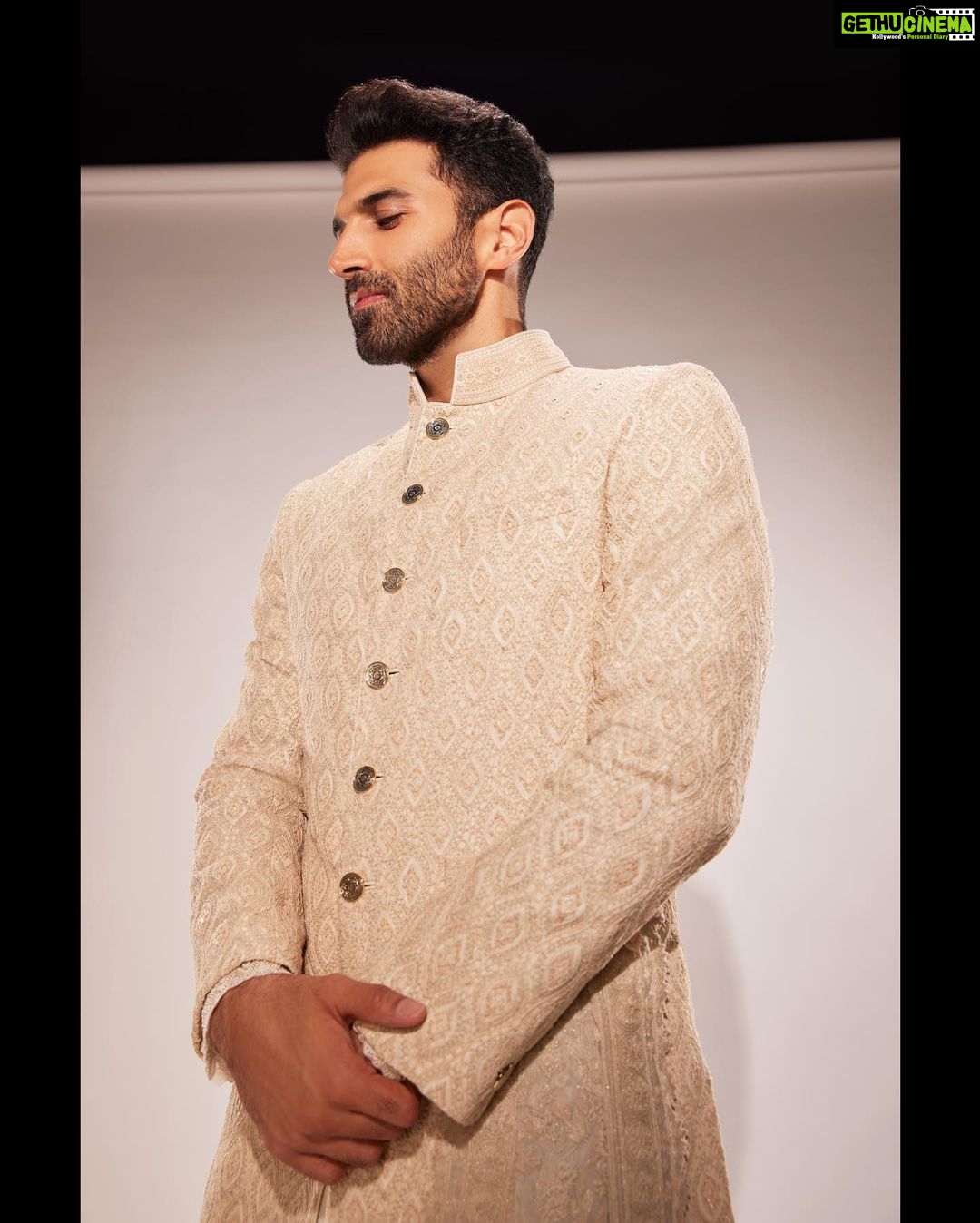 Aditya Roy Kapur - 352.1K Likes - Fun times🩶