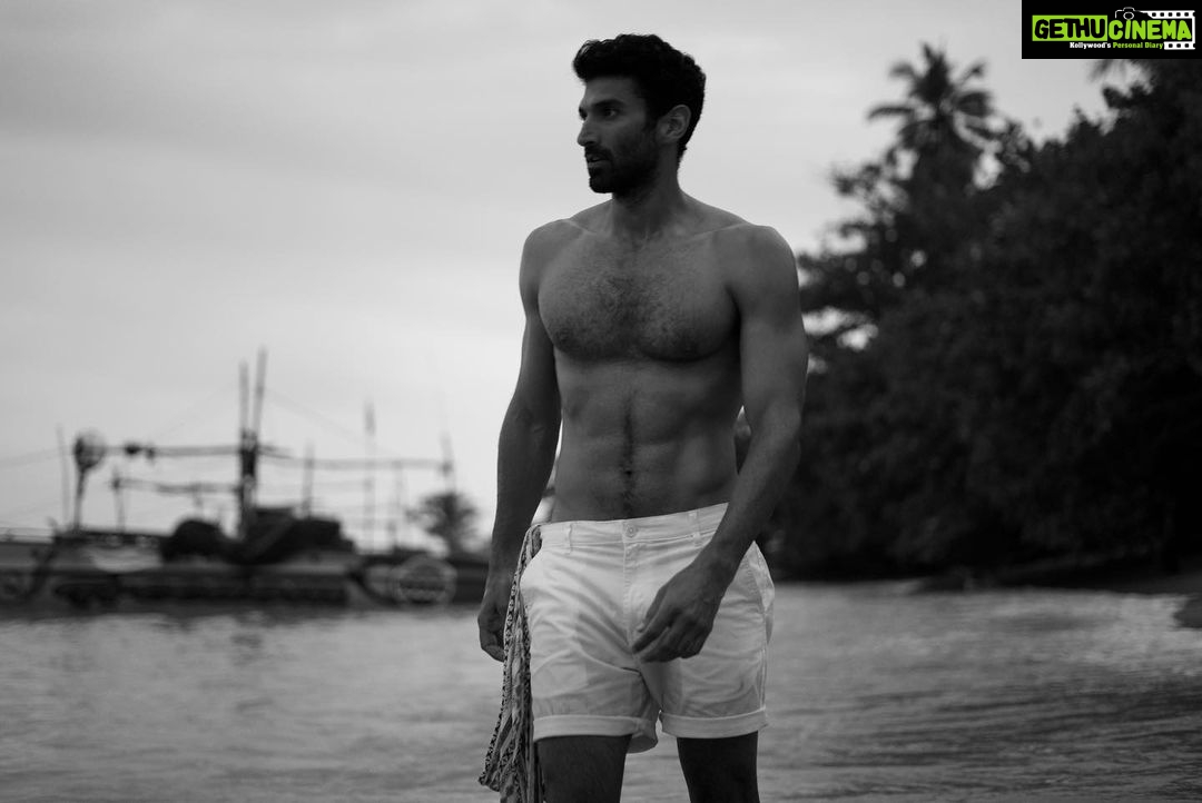 Aditya Roy Kapur - 737.5K Likes - Ya