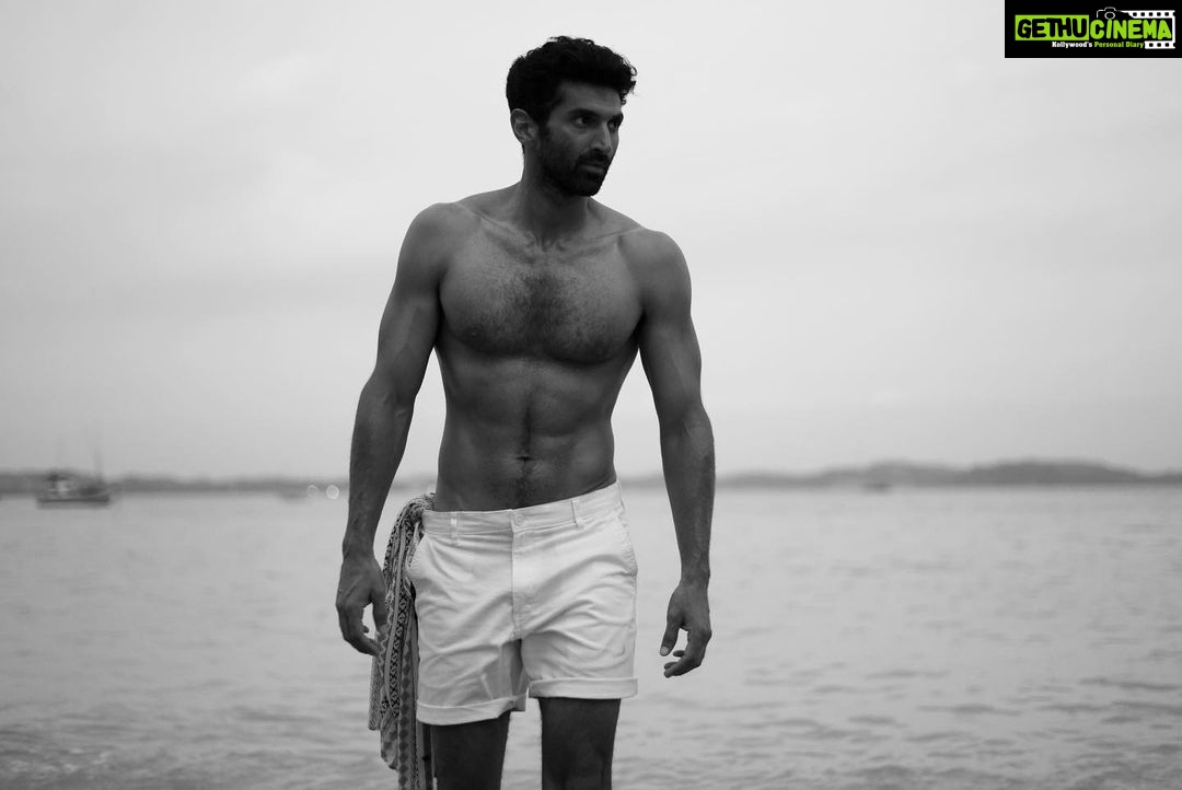 Aditya Roy Kapur - 737.5K Likes - Ya