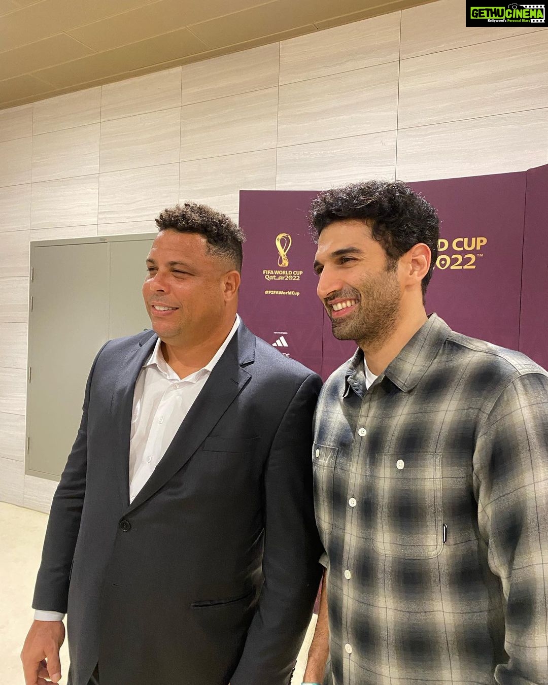 Aditya Roy Kapur Instagram - Scenes. Thank you @QatarAirways @HIAQatar @QatarExecutive #FIFAQatar22