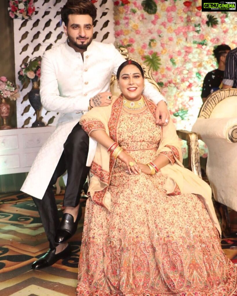 Afsana Khan Instagram - Blessed couple #afsaajzforever 🧿❤️ Makeup artists @adore_luxury_salon @gavy_the_makeup_artist Photographer @officialbainscreations6 Chandigarh, India