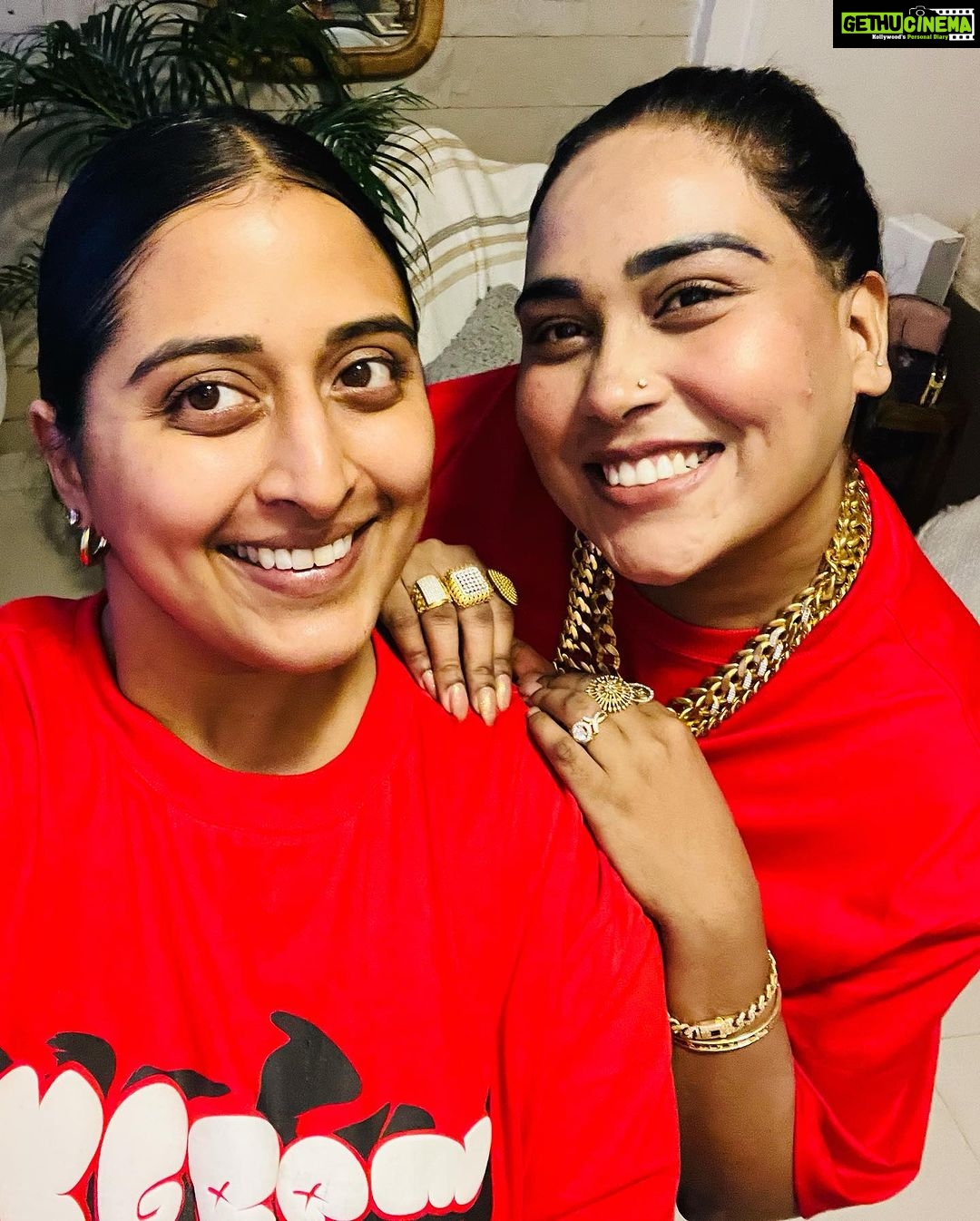 Afsana Khan Instagram - Two queens in One frame 🎤big collaboration 🔜🧿 with my beautiful sister @therajakumari big love n respect for her ❤️💫 Afsana khan X Raja Kumari Mumbai, Maharashtra