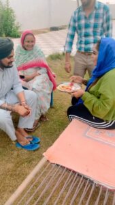 Afsana Khan Instagram - ਅੱਜ ਉਹ ਦਿਨ ਹੈ ਜਿਸ ਦਿਨ ਮਹਾਨ ਯੋਧੇ ਵਾਰਿਸ ਦਾ ਜਨਮ ਹੋਇਆ।ਜਿਸ ਨੇ ਦੁਨੀਆ ਵਿਚ ਵੱਖਰੀ ਮਿਸਾਲ ਪੈਦਾ ਕੀਤੀ। ਅੱਜ ਤੋਂ ਲੈ ਕੇ ਦੁਨੀਆਂ ਦੇ ਅੰਤ ਤੱਕ ਇਹ ਨਾਮ ਜ਼ਿੰਦਾ ਰਹੇਗਾ। ਅਤੇ ਸਭ ਤੋਂ ਉੱਪਰ ਰਹੇਗਾ।।। 🎂 happy birthday vadde bai @sidhu_moosewala miss u bai 💔😭 #justiceforsidhumoosewala 🙏 Chandigarh, India