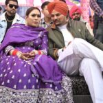 Afsana Khan Instagram - Vadda Bai @sidhu_moosewala 💔 😭 miss u Death toh Tuc 8din phala mil ke gye pata nai c ke oh last mulakaat hovegyi bhut gallan kitiyaan 😭😭 #justiceforsidhumoosewala 💔 Chandigarh, India