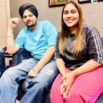 Afsana Khan Instagram - Vadda Bai @sidhu_moosewala 💔 😭 miss u Death toh Tuc 8din phala mil ke gye pata nai c ke oh last mulakaat hovegyi bhut gallan kitiyaan 😭😭 #justiceforsidhumoosewala 💔 Chandigarh, India
