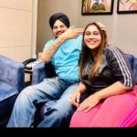 Afsana Khan Instagram - Vadda Bai @sidhu_moosewala 💔 😭 miss u Death toh Tuc 8din phala mil ke gye pata nai c ke oh last mulakaat hovegyi bhut gallan kitiyaan 😭😭 #justiceforsidhumoosewala 💔 Chandigarh, India