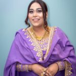 Afsana Khan Instagram - जो डूबना है तो इतने सुकून से डूबो कि आस-पास की लहरों को भी पता न लगे 💜🦋 Edmonton, Alberta
