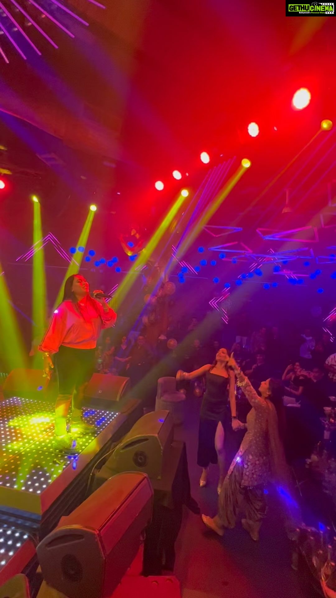 Afsana Khan Instagram - “An unforgettable night filled with electrifying performances! Relive the magic and energy of last night’s show with this exclusive video recap. 🎶✨ #LivePerformance #UnforgettableNight #MusicMagic ” 💫🫶🦋 Paji @gurpreetbaidwan01 🫶 Dubai, United Arab Emirates