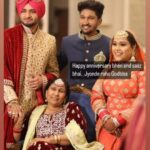 Afsana Khan Instagram - ਤਿਓਹਾਰਾਂ ਦਾ ਤਿਉਹਾਰ ਰੱਖੜੀ ਦਾ ਤਿਓਹਾਰ ਜਿਸ ਵਿੱਚ ਹੁੰਦਾ ਹੈ ਭੈਣ ਭਰਾ ਦਾ ਪਿਆਰ ਭੈਣ ਭਰਾ ਖੁਸ਼ ਰਹਿਣ ਹਮੇਸ਼ਾ ਇਹ ਚਾਹੁੰਦਾ ਹੈ ਸਾਰਾ ਸੰਸਾਰ।। ਮੇਰੇ ਦੋ ਅਨਮੋਲ ਰਤਨ ਹੀਰੇ ਵੀਰੇ ਹੈਪੀ ਰੱਖੜੀ ਵੀਰੇ @khudaabaksh ❤️ 🫶@sidhu_moosewala ❤️🫶 Chandigarh, India