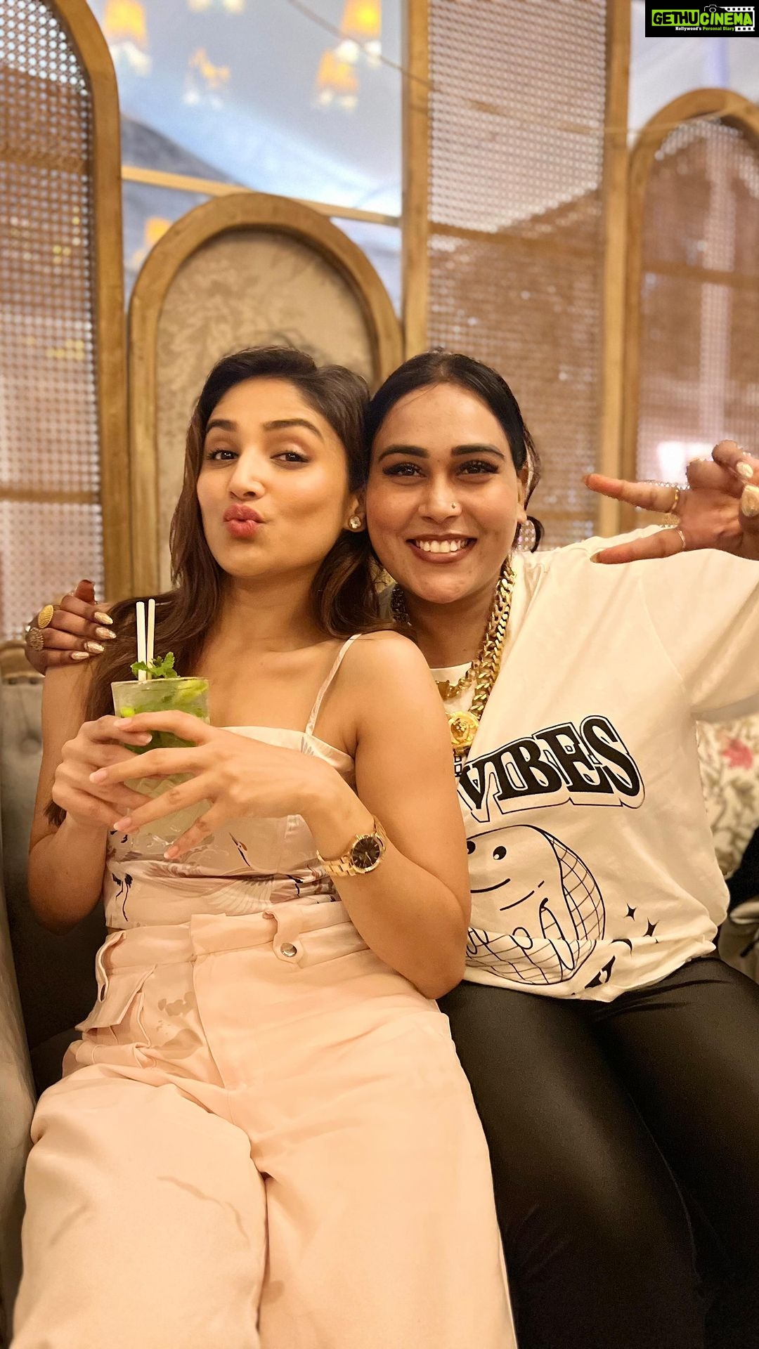 Afsana Khan Instagram - Some people meet somewhere for Forever ♾️ ❤️ #aboutlastnight #friends #forever #reality #biggboss Mumbai, Maharashtra