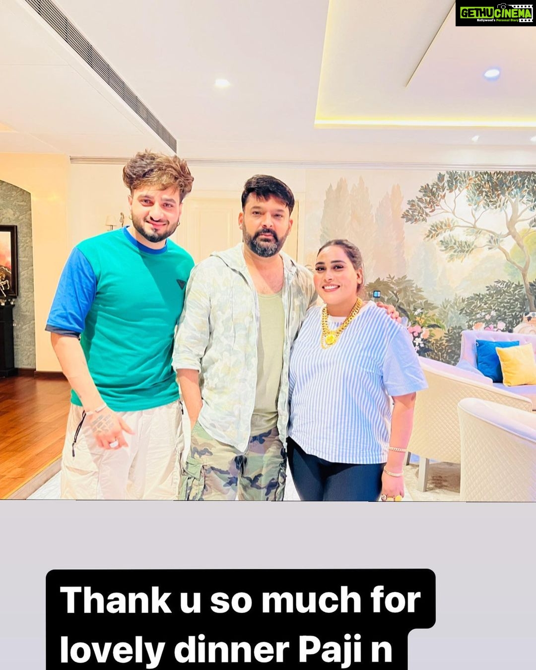 Afsana Khan Instagram - Beautiful couple baiya and bhabijaan @kapilsharma 🙌❤️ @ginnichatrath ❤️ Thanks for lovely dinner 😍#stayhealthy Mumbai, Maharashtra