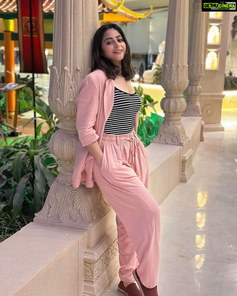 Aishwarya Sharma Bhatt Instagram - I tried to be normal once. Worst two minutes of my life 🙈🐵🙉 Outfit: @shop.dlanxa Styling: @styling.your.soul #aishwaryasharma #ootd #simplicity #comfortzone #picoftheday #mynormalface
