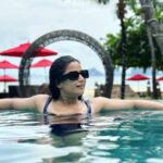 Aishwarya Sharma Bhatt Instagram - Main paani paani ho gayi 🤣 #aishwaryasharma #thailand #thailanddiaries #krabi #vacaymode #honeymoonperiod Amari Vogue Krabi
