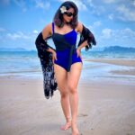 Aishwarya Sharma Bhatt Instagram - Pose eaise do ki 4 log puchein.. photo kisne khichi 🤣🤣 Outfit: @theactivestory.clothing Styling: @styling.your.soul #aishwaryasharma #neilbhatt neilkiaish #beach #krabi #thailanddiaries #honeymoonperiod #vacation # Amari Vogue Krabi