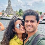 Aishwarya Sharma Bhatt Instagram - मैं और मेरा सफ़र अक्सर ये बातें करते हैं.. रुकना है या चलना है … ❤️ with @bhatt_neil 😘❤️🤗 #aishwaryasharma #neilbhatt #bankok #ayuthaya #thailand #thailanddiaries #beauty #travelling #honeymoontour #couplegoals #neilkiaish