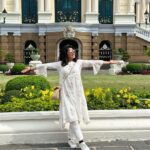 Aishwarya Sharma Bhatt Instagram - Brought India in Bangkok ❤️ with my love @bhatt_neil 😘😇 Outfit: @budandtulip Styling: @styling.your.soul #aishwaryasharma #neilbhatt #bangkok #indainattire #thegrandpalace #grandpalacebangkok #ancientplace #thailanddiaries Grand Palace: Royal Chapel of the Emerald Buddha
