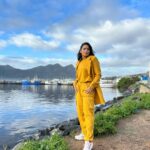 Aishwarya Sharma Bhatt Instagram - Feeling Yellawesome 💛 Outfit: @chkokko Styling: @styling.your.soul Shoes: @adidasindia Stylist @stylebysaachivj Team @sanzimehta777 @nehha_o #aishwaryasharma #khatronkekhiladi #khatronkekhiladi13 #kkk13 #capetown #southafrica #ootd #pictureoftheday #missingcapetown #colorstv