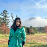 Aishwarya Sharma Bhatt Instagram - Good morning ❤️ Styled by @stylebysaachivj Team @sanzimehta777 @styledbynikinagda #aishwaryasharma #khatronkekhiladi13 #kkk13 #khatronkekhiladi #greenery #mouintains #southafrica