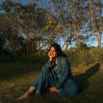 Aishwarya Sharma Bhatt Instagram - सोचा न था….. Styled by @purvabansal5 Wearing @label.sugar #aishwaryasharma #khatronkekhiladi13 #southafrica #thejungle #sunset #sunshine #goldenhour South Africa
