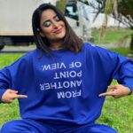 Aishwarya Sharma Bhatt Instagram - What’s your point of view??? PC 📸 @sheezan9 🤗 Outfit @muvazo_official Styled by @stylebysaachivj Team @sanzimehta777 @styledbynikinagda #aishwaryasharma #khatronkekhiladi #khatronkekhiladi13 #kkk13 #colorstv