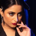 Aishwarya Sharma Bhatt Instagram - Ferocious 🖤 Styling & Concept: @styling.your.soul Outfit: @styleislandofficial Earpiece: @sejalcreation23 Shoot coordinated by: @socialpinnaclepr Captured by: @van_photography @_megapixelphotography Makeup by: @celebsmakeupbysejal Hair Artist: @furiya_artist Location: @ukiyostudio.in #aishwaryasharma #photoshoot #picturesoftheday #khatronkekhiladi #khatronkekhiladi13 #kkk13