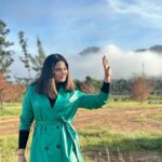 Aishwarya Sharma Bhatt Instagram - Good morning ❤️ Styled by @stylebysaachivj Team @sanzimehta777 @styledbynikinagda #aishwaryasharma #khatronkekhiladi13 #kkk13 #khatronkekhiladi #greenery #mouintains #southafrica