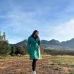 Aishwarya Sharma Bhatt Instagram - Good morning ❤️ Styled by @stylebysaachivj Team @sanzimehta777 @styledbynikinagda #aishwaryasharma #khatronkekhiladi13 #kkk13 #khatronkekhiladi #greenery #mouintains #southafrica