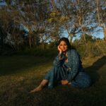 Aishwarya Sharma Bhatt Instagram - सोचा न था….. Styled by @purvabansal5 Wearing @label.sugar #aishwaryasharma #khatronkekhiladi13 #southafrica #thejungle #sunset #sunshine #goldenhour South Africa