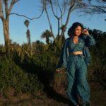 Aishwarya Sharma Bhatt Instagram - सोचा न था….. Styled by @purvabansal5 Wearing @label.sugar #aishwaryasharma #khatronkekhiladi13 #southafrica #thejungle #sunset #sunshine #goldenhour South Africa