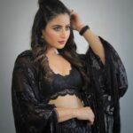 Aishwarya Sharma Bhatt Instagram - Don’t be the Same .. be Better 🖤 Wearing @stylejunkiie Styled by @styling.your.soul PC @creative_babu_01 #aishwaryasharma #neilbhatt #bombaytimesfashionweek #bombaytimesfashionweek2023 #womaninblack #maninblack #couplegoals #fashiongram #fashionista #neilkiaish #rocktheworld