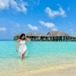 Aishwarya Sharma Bhatt Instagram - Sandy toes… sun kissed nose 😁 Outfit by @fxmlondonofficial PR @dinky_nirh #aishwaryasharma #maldives #throwback #throwbacktuesday #ootd #divainmaldiva #picturesoftheday #sunkissed