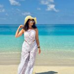 Aishwarya Sharma Bhatt Instagram - Sandy toes… sun kissed nose 😁 Outfit by @fxmlondonofficial PR @dinky_nirh #aishwaryasharma #maldives #throwback #throwbacktuesday #ootd #divainmaldiva #picturesoftheday #sunkissed